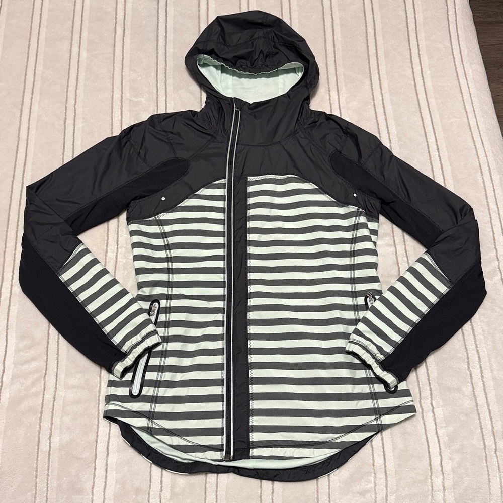 Lululemon Get Up And Glow reflective Jacket